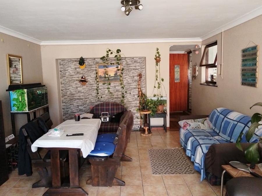 4 Bedroom Property for Sale in Bothasig Western Cape